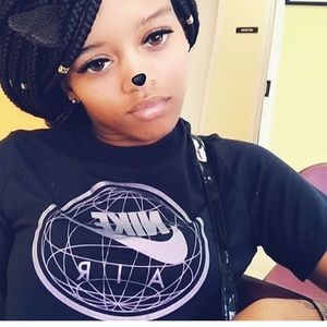 Meet your Posher, Traci